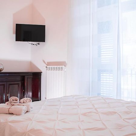Luxury Bnb Pisacane Apartment Bari Bagian luar foto