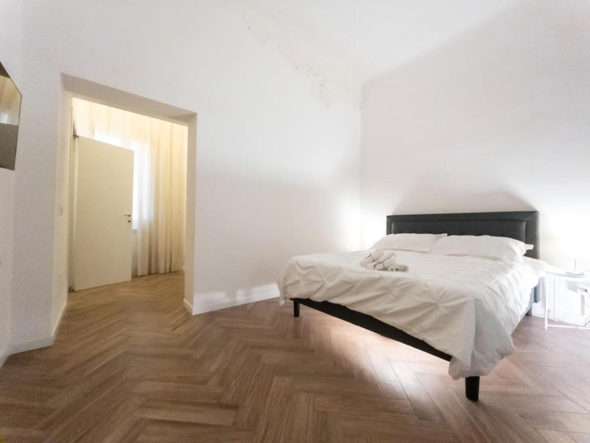 Luxury Bnb Pisacane Apartment Bari Bagian luar foto