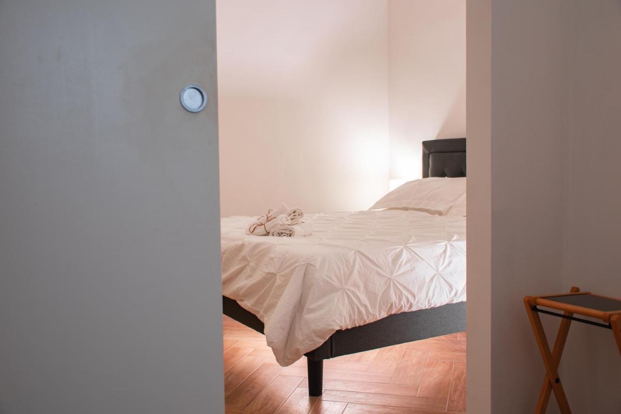 Luxury Bnb Pisacane Apartment Bari Bagian luar foto