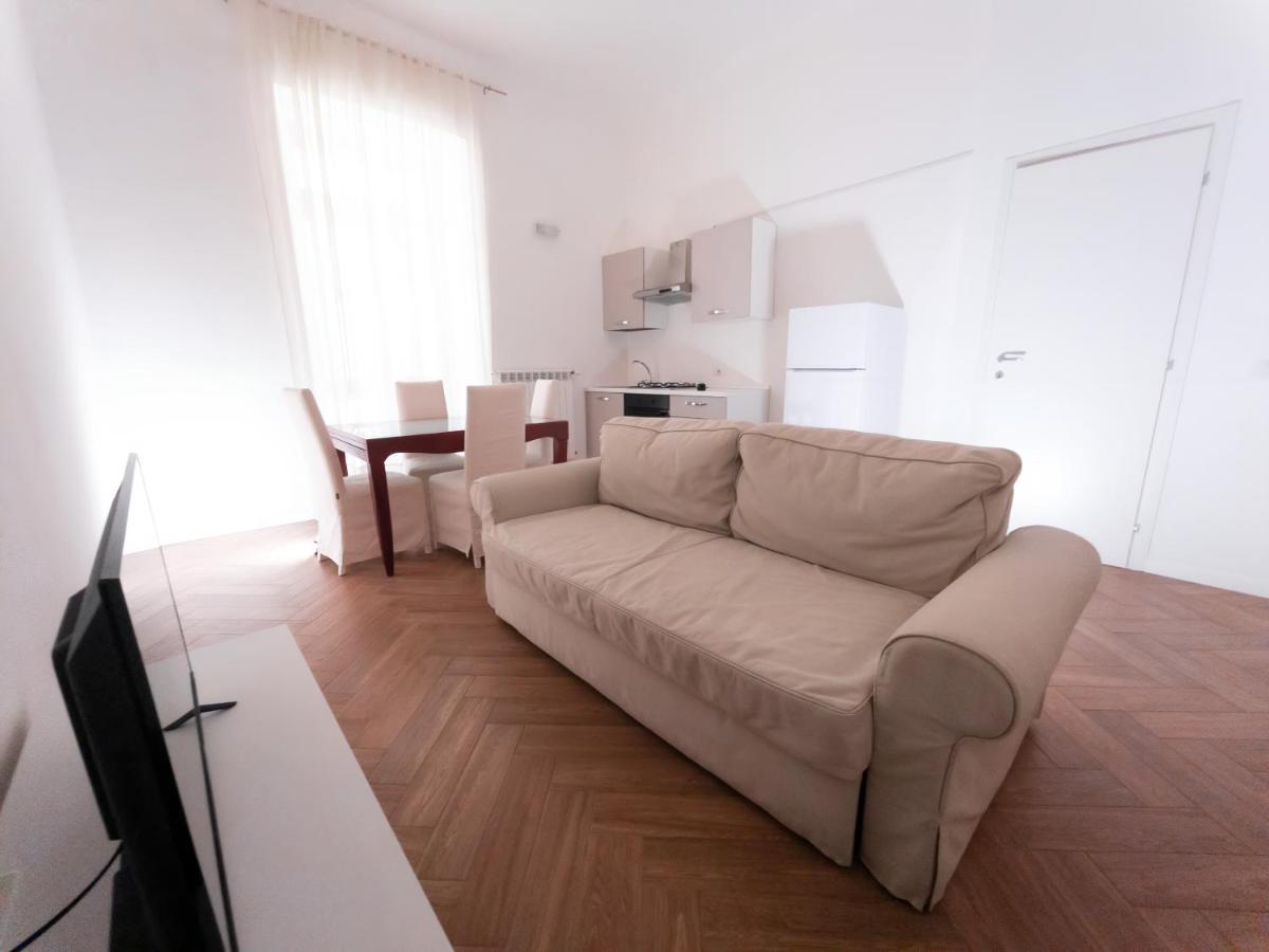 Luxury Bnb Pisacane Apartment Bari Bagian luar foto