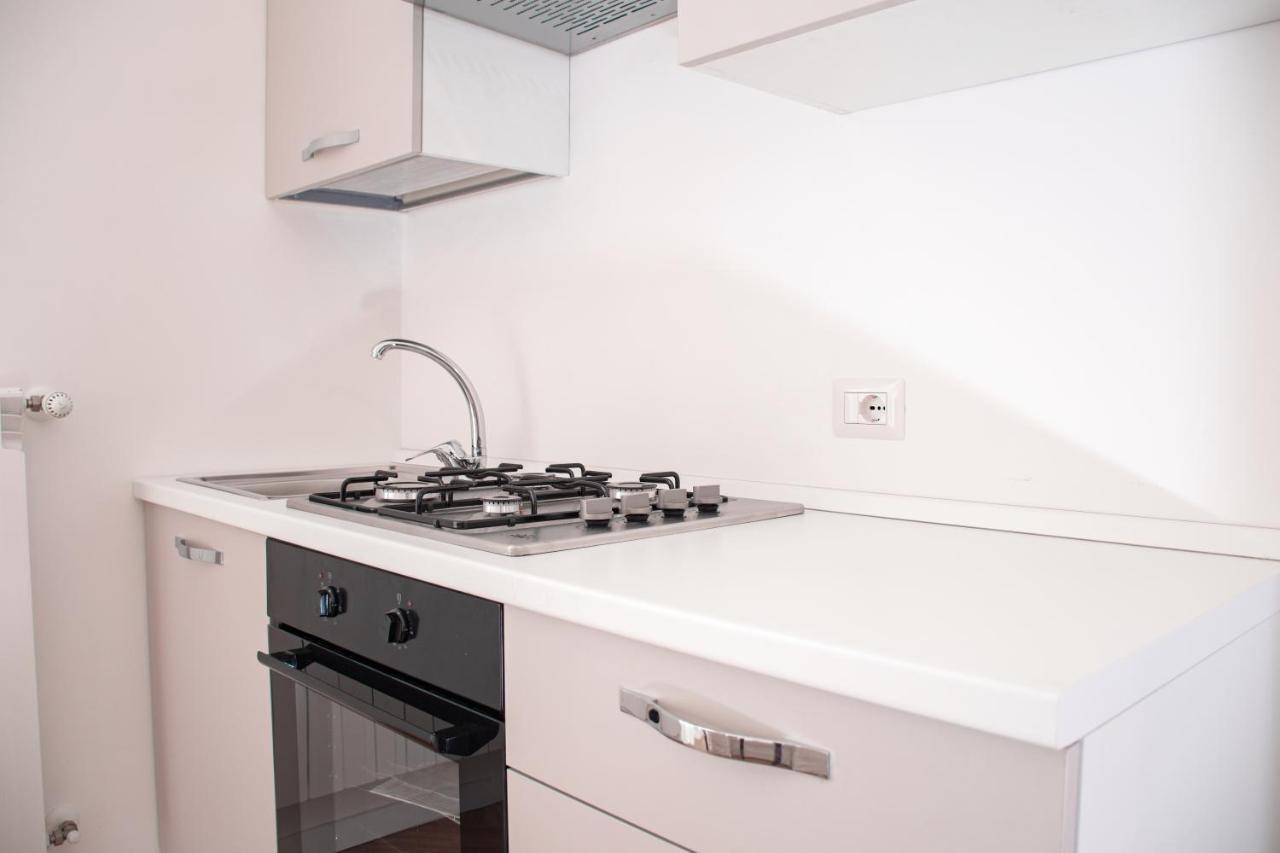 Luxury Bnb Pisacane Apartment Bari Bagian luar foto